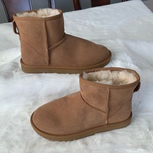 UGG CLASSIC MINI ll BOOT